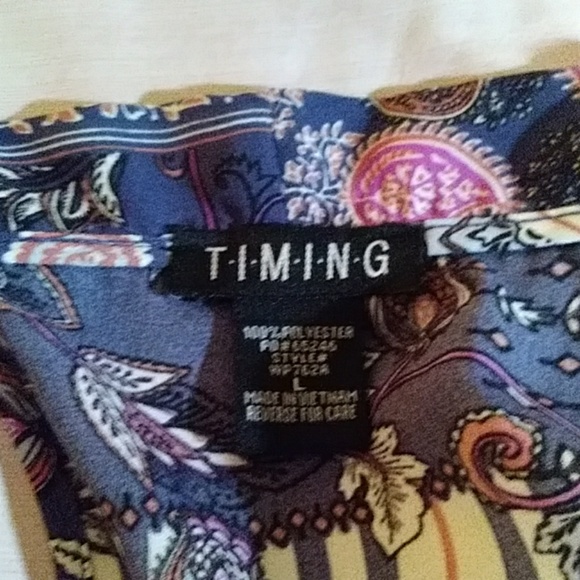 Timing large shorts romper- Bin A - Picture 4 of 4